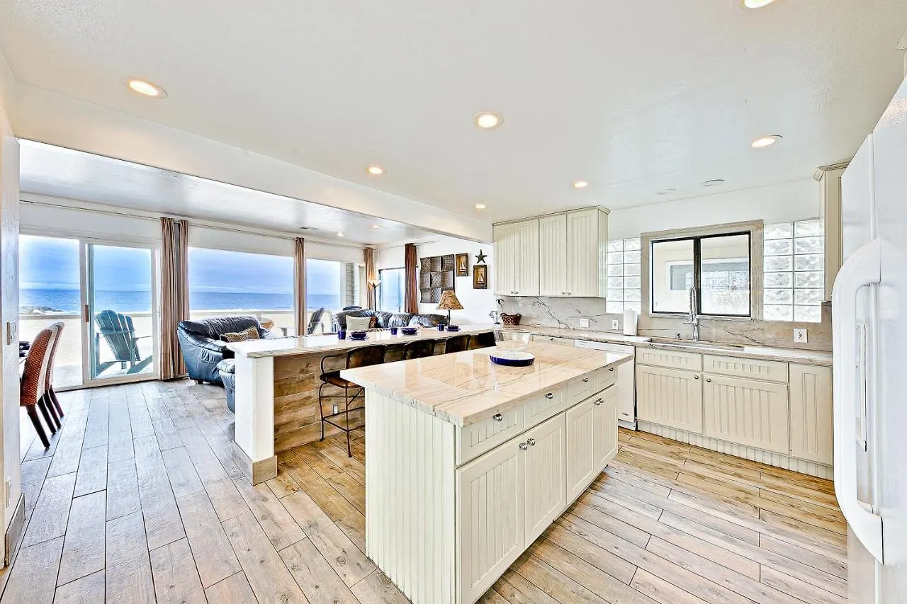 Newport Beach Front View Upper & Lower II Holiday home Newport Beach
