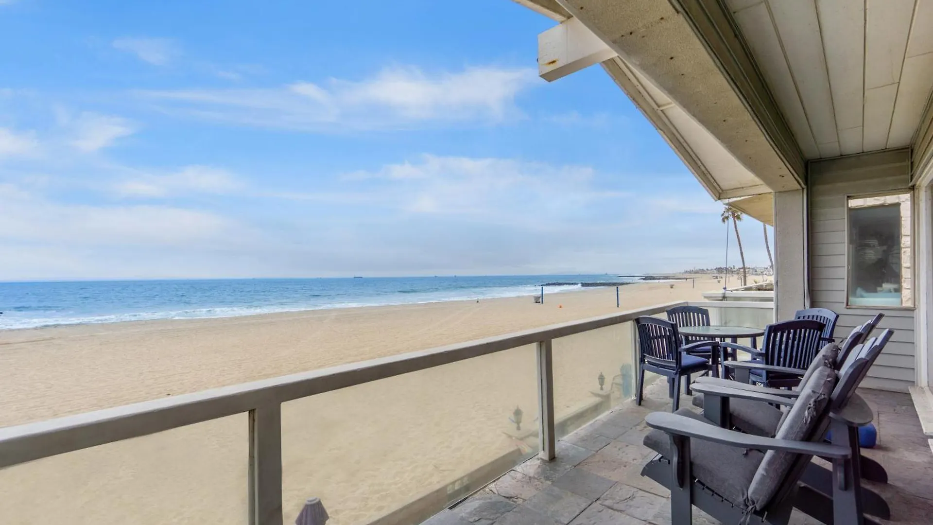 Holiday home Newport Beach Front View Upper & Lower II
