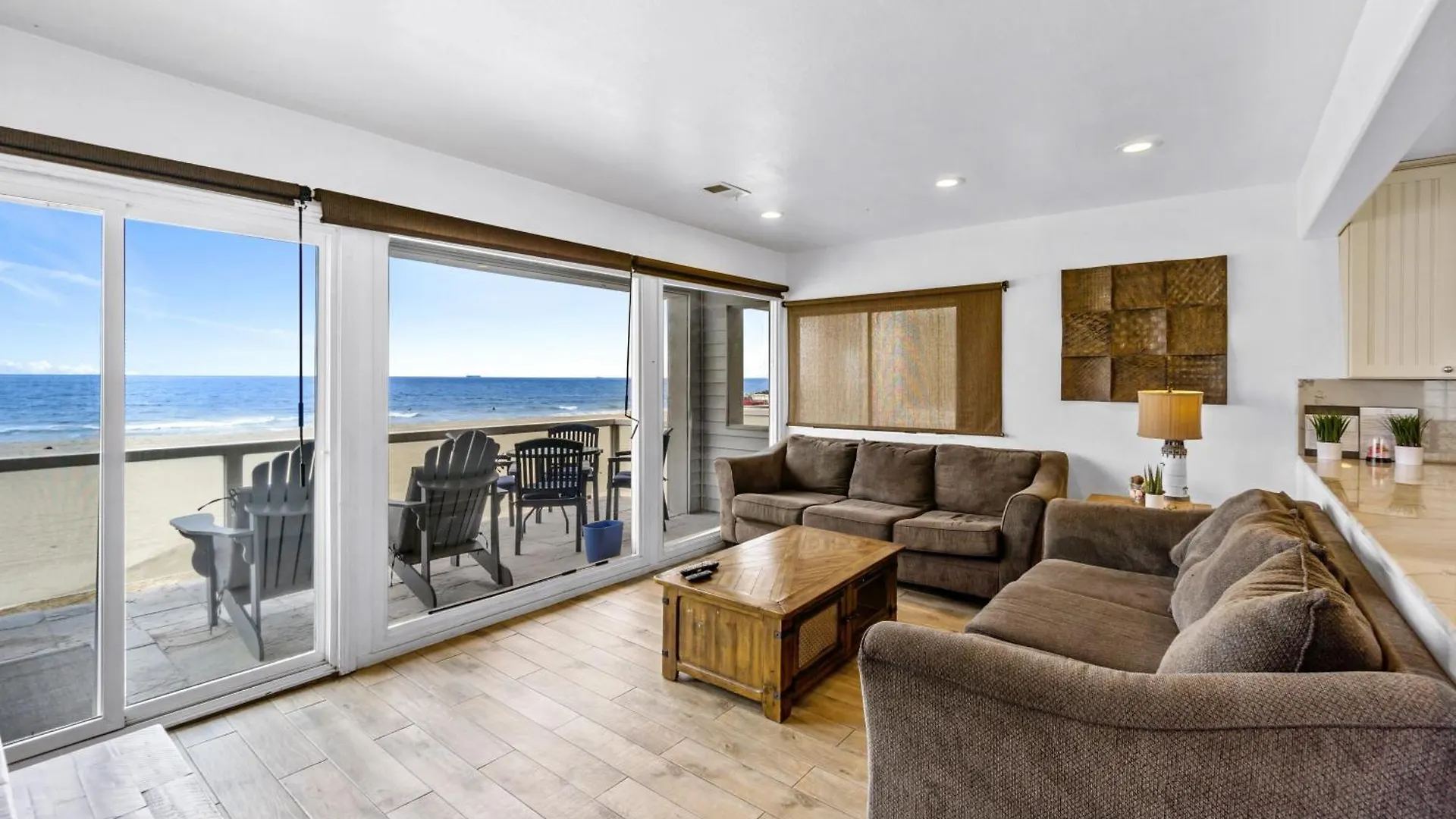 Newport Beach Front View Upper & Lower II 0*, Newport Beach United States